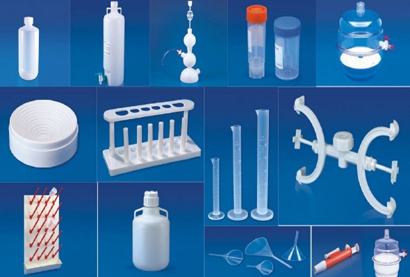 Plasticware and its miraculous presence in the laboratories!